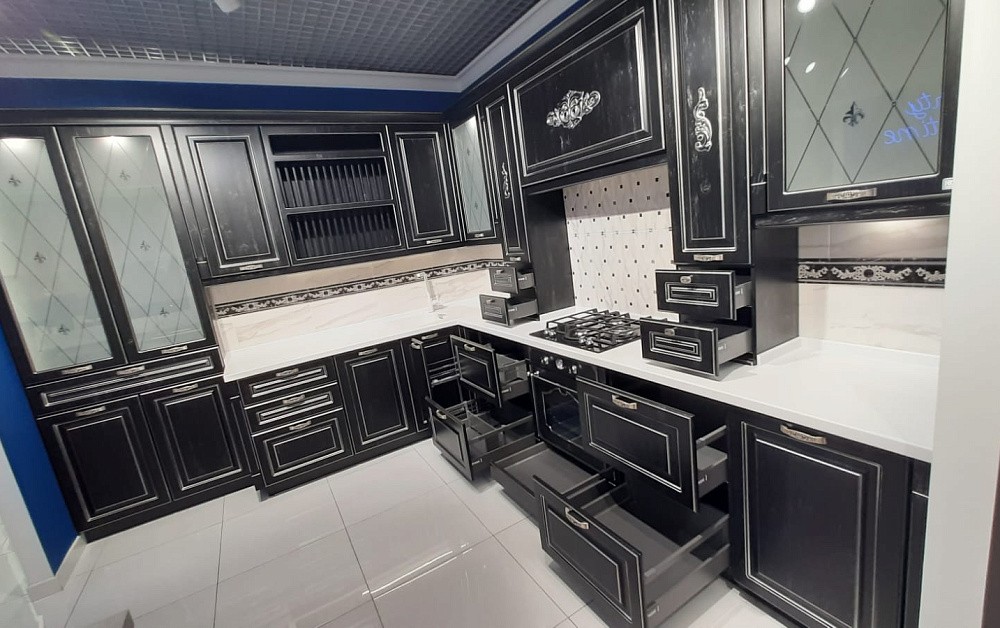 Кухня Катарина с патиной / м. Народного ополчения