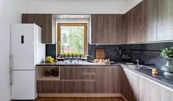 Коричневая кухня в Санкт-Петербурге