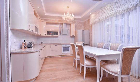 Светлая кухня в Воронеже