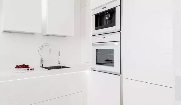 Глянцевая кухня в Санкт-Петербурге