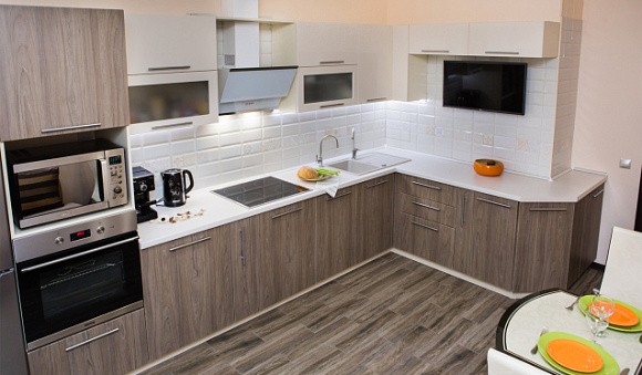 Коричневая кухня в Санкт-Петербурге