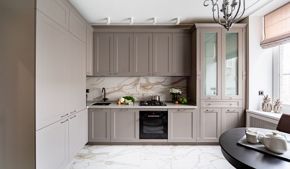 Коричневая кухня в Санкт-Петербурге