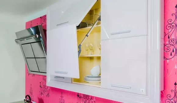 Фиолетовая кухня в Санкт-Петербурге