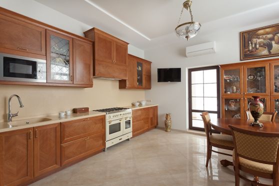 кухня из массива дерева